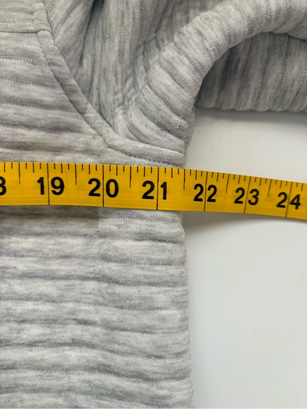 Vineyard Vines light gray